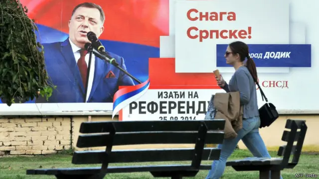 Poster Milorad Dodik yang disertai kalimat 'Kekuatan Srpska' mengajak warga ikut serta dalam referendum.