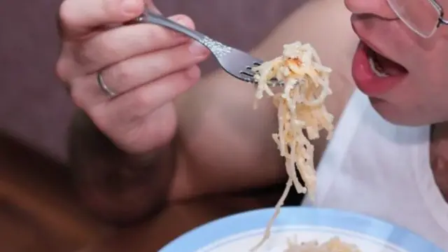 في الصين، حيث تغيرت الأنظمة الغذائية بشكل سريع في السنوات الأخيرة، يتوقع أن يعاني نصف السكان من الوزن المفرط أو البدانة بحلول عام 2030