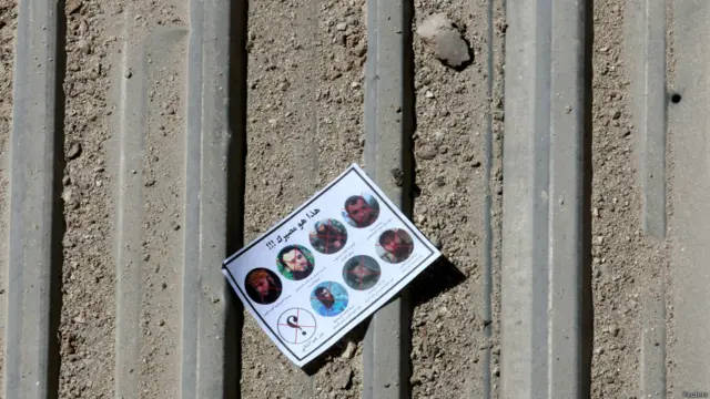 Selebaran peringatan 