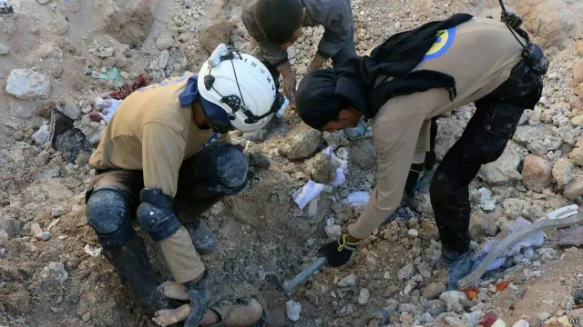 شام کی فوج کی جانب سے بمباری میں سنیچر کو مزید 25 افراد ہلاک ہوئے 