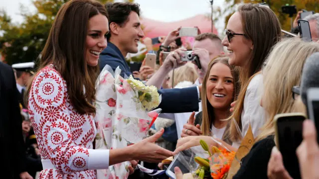 Принц Уильям и Кэтрин прилетели в Ванкувер