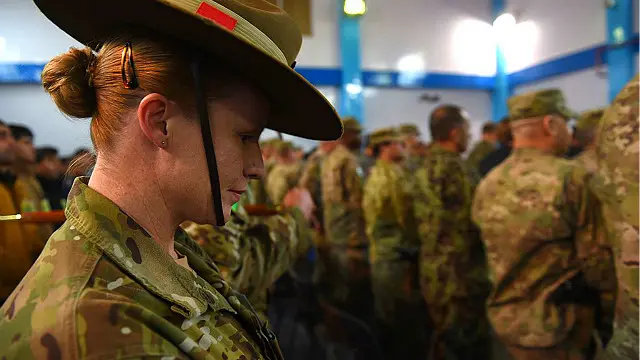 په ۲۰۰۱ کال د طالبانو د تحریک له ړنګېدا وروسته بهرني ځواکونه افغانستان ته راغلل