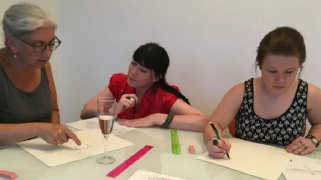 تنظم شركة أليكس اكسبيرينس ورش عمل في الرسم لعضواتها