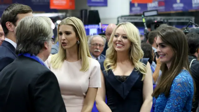 Anak-anak Trump, Ivanka dan Tiffany Trump, usai debat capres berlangsung. 