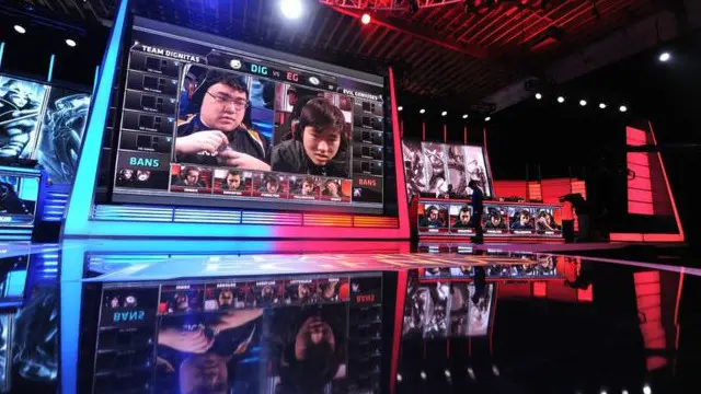 يشارك فريق تيم ديغنيتاس في دوري ليجندز بقوة 