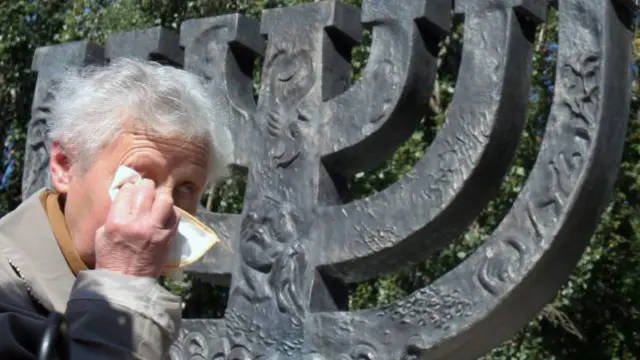 Щороку у вересні у Бабиному Яру вшановують пам'ять загиблих