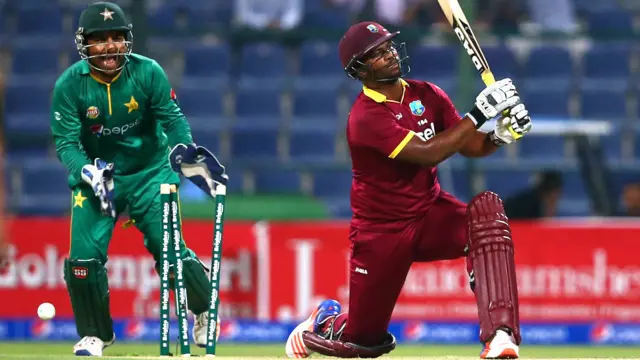 ویسٹ انڈیز کو بیٹنگ دی لیکن ویسٹ انڈین ٹیم مقررہ بیس اوورز میں پانچ وکٹوں پر صرف103 رنز بنانے میں کامیاب ہوسکی جو اس سیریز میں اس کا سب سے کم اسکور ہے۔