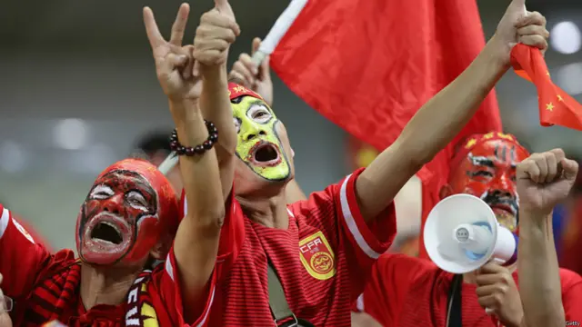 《卫报》对于中国足球队以0-1输给受战火困扰的叙利亚队让球迷愤怒的消息。