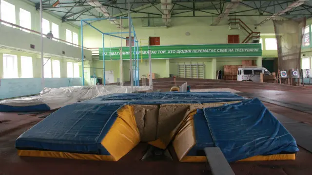 легкоатлетичний манеж в броварах