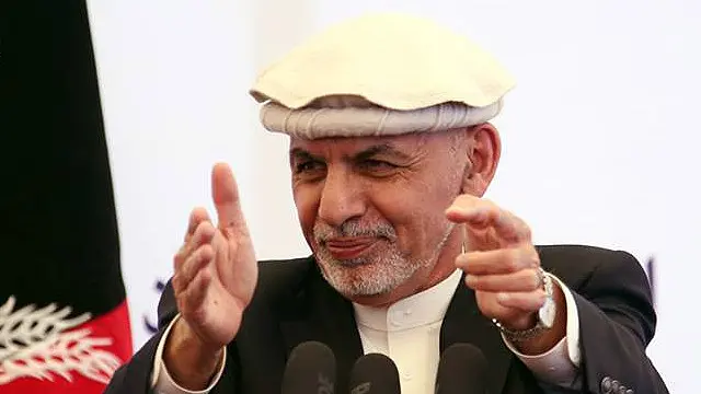 د ښاغلي غني په وينا "په تېرو دوه کلونو کې په هلمند، اروزګان ، کندوز او نورو سیمو کې نا امنۍ د سرتیرو د کمزورۍ له امله نه بلکې علت یې دا دی چې نامسلکي کسان پر پوځي دندو ګومارل شوي دي."