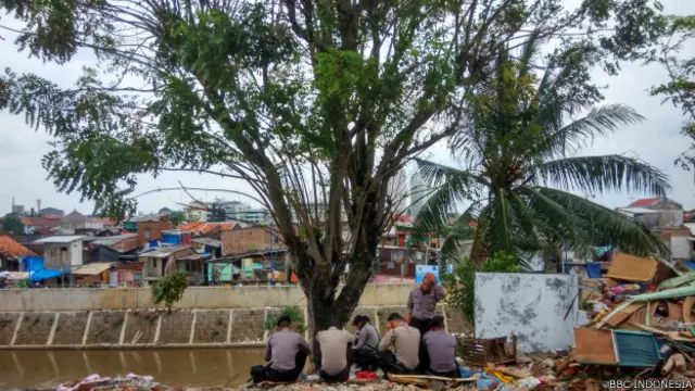 Sosialisasi polisi dilakukan sejak awal tahun sehingga penggusuran pada Rabu (28/09) berlangsung lancar