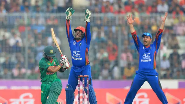 څه موده وړاندې افغانستان او بنګله دېش درې يوه ورځنۍ لوبې لرلې