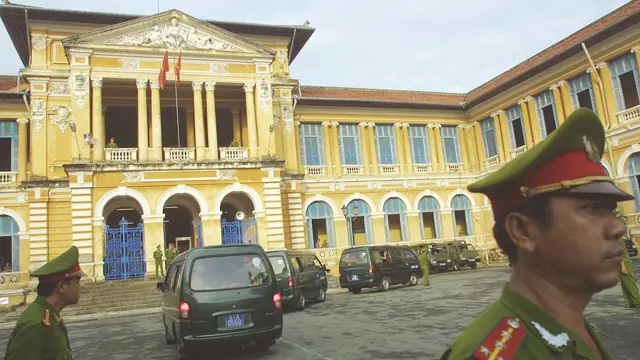 Nhiều trụ sở của các cơ quan nhà nước tại các quận trung tâm ở Sài Gòn là các công trình kiến trúc quan trọng