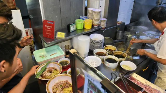 新加坡美食街和餐廳提供免費辣椒醬(圖片來源:Getty Images)