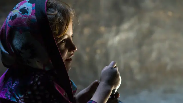 زما ټولنه کې د بابا لمسۍ هر څه د نورو په خوښه کوي.
