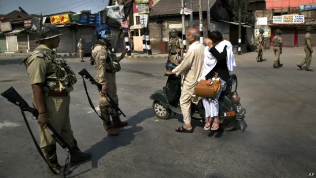 Ketegangan terkini antara India dan Pakistan dipicu oleh serangan terhadap sebuah markas tentara di Uri, kawasan Kashmir yang dikelola India, pada 18 September lalu. 