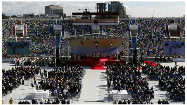 За офіційними даними, в Грузії проживає трохи менше одного відсотка католиків