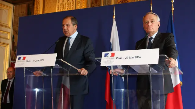 29 червня Роман Сущенко працював на зустрічі міністрів закордонних справ Росії та Франції у Парижі та зробив фото для агенції