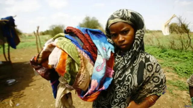 報告稱，全球近9億人每天生活費不足1.9美元，其中兒童佔近一半