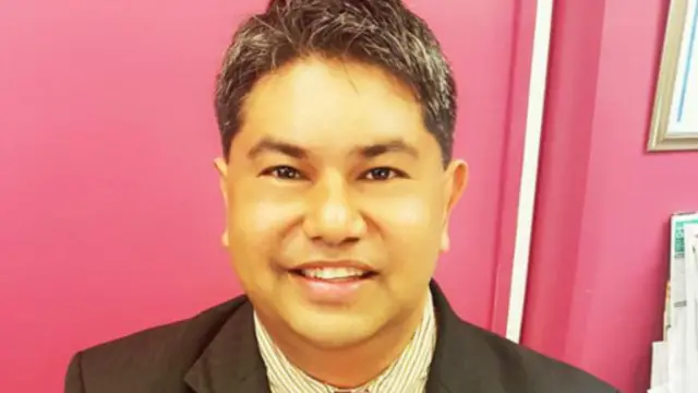 特伦斯·金面试时被刷掉，因为他长得不像中国人，尽管他的其它任职资历特别优越。