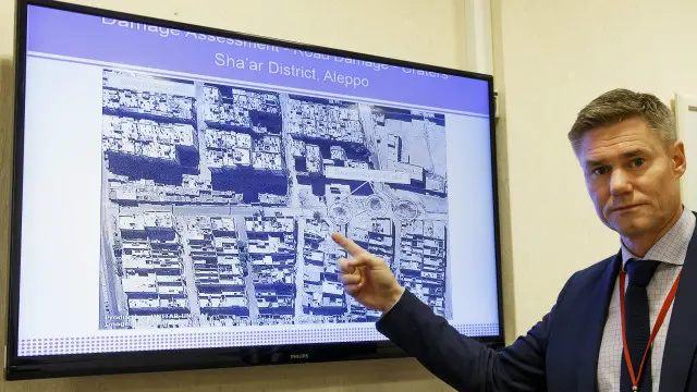 د ملګرو ملتونو یوه چارواکي خبریالانو ته د برید د ځای انځورونه تشریح کړل