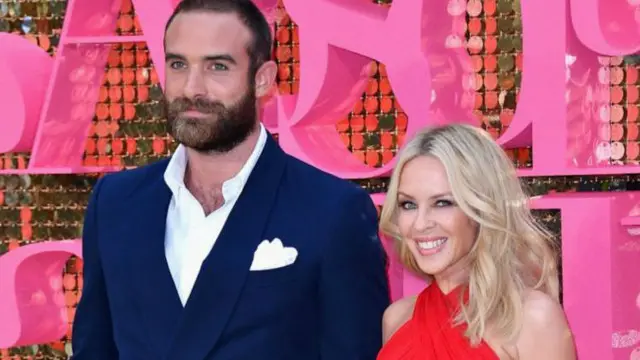 Кайлі Міноуг, Джошуа Сасс