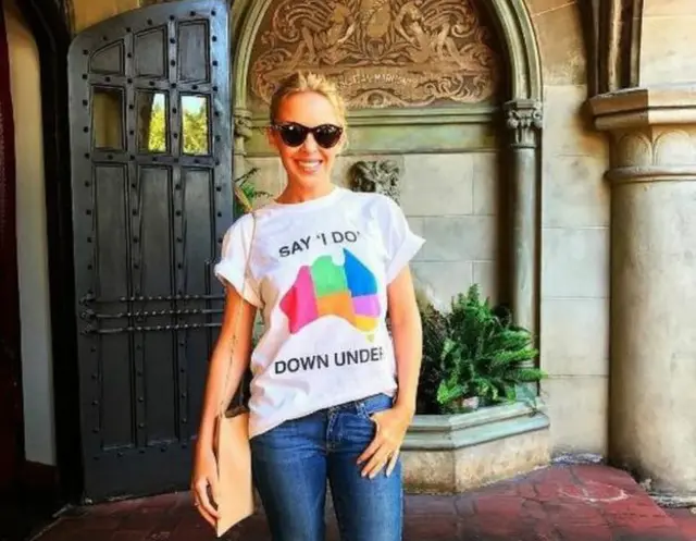 кайлі міноуг