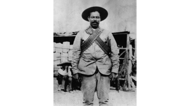 1923年，墨西哥革命起义军领袖潘乔·比利亚遭遇暗杀身亡。此后三年，其尸首经盗墓贼挖掘，再度重见天日（图片来源：Getty Images）