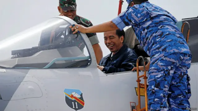 Peninjauan atas kokpit jet tempur Sukhoi Su-27/30 dalam Latihan Tempur Angkasa Yudha 2016.