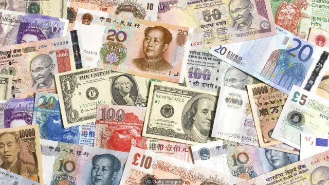 Sự trỗi dậy trong hoạt động mua bán trực tuyến và dùng thẻ khiến các khoản chi trả bằng tiền mặt giảm mạnh ở nhiều quốc gia