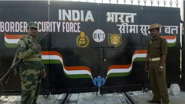 د ښاغلي سینګ په وینا په بشپړه توګه د پولې تړلو دغه پروګرام څارنه به د کورنیو چارو وزیر کوي