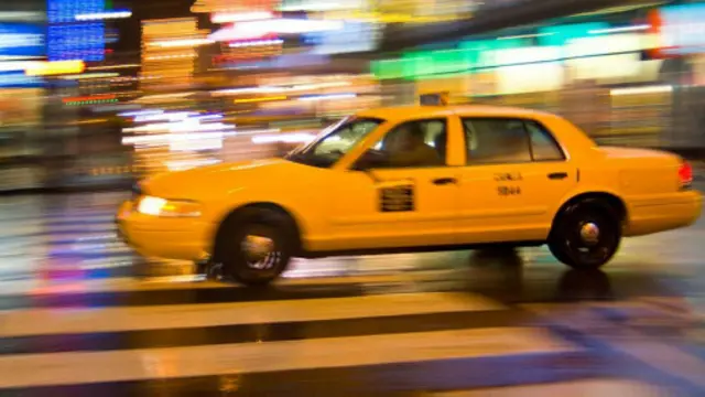 不胜其烦的出租车英雄