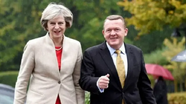 تستهدف زيارة تريزا ماي للدنمارك وهولندا مناقشة قضايا ذات صلة بخروج بريطانيا من الاتحاد الأوروبي، أبرزها الهجرة، وبقاء بريطانيا عضوا في السوق الأوروبية المشتركة