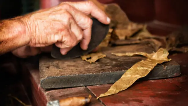 手卷雪茄依然受到一批狂热收藏爱好者的大力追捧（图片来源：Getty Images）