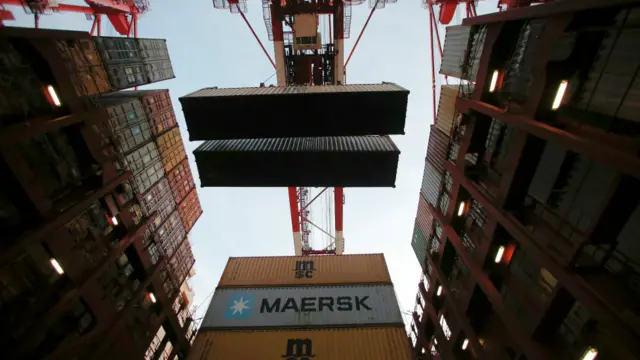 上海码头的集装箱