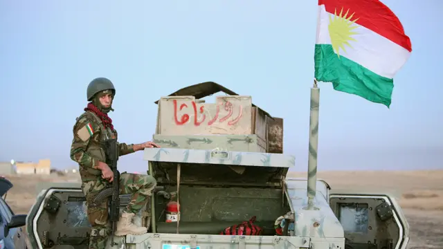 وتشارك في عملية استعادة الموصل قوات البيشمركة الكردية. كما تشارك في العملية فصائل الحشد العشائري والحشد الشعبي.