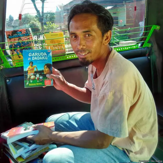 Angkot pustaka? Anda kini bisa menemukannya di Bandung.