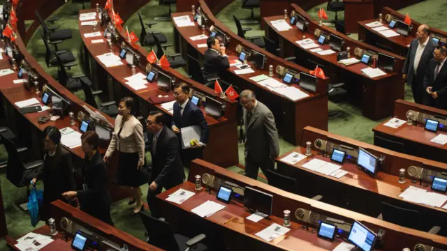 香港政务司司长林政月娥形容此前流会与往届不同。她形容建制派相当齐心，但拒绝评论做法是否恰当。