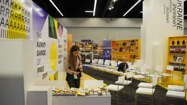 Український стенд. Фото зі сторінки у  Facebook "Україна на Франкфуртському книжковому ярмарку"