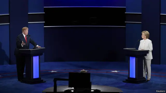 Seperti debat sebelumnya, Clinton dan Trump saling menyerang secara lisan, dan Trump sempat menjuluki lawannya sebagai "perempuan jahat".