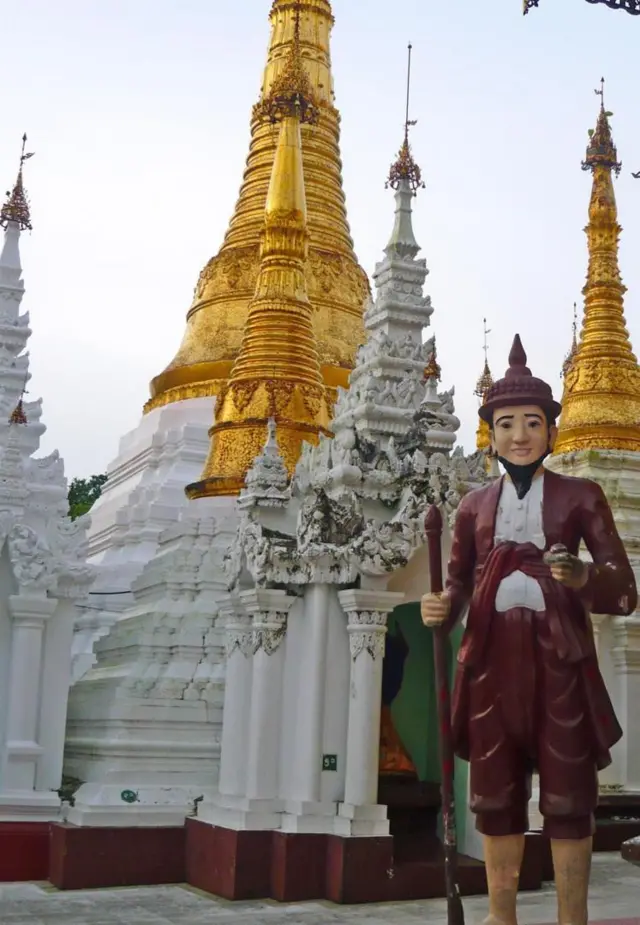 博博昂（Bo Bo Aung）的塑像。博博昂是缅甸著名巫师，缅甸各地的寺庙里都有他的塑像（图片来源：Fanny Potkin)