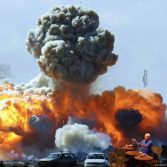 些网民把老伯伯喝咖啡放在铁达尼号沉船、巨浪及核爆的背景中。