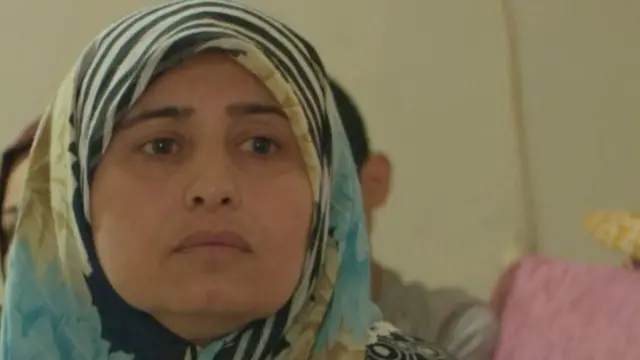 هذه الأم كحال الكثير من الآباء ترفض عمالة الأطافل، لكنهم يقولون إنه لا خيار أمامهم