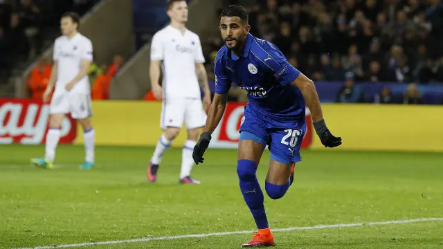 فاز محرز العام الماضي بجائزة أحسن لاعب في الدوري الانجليزي