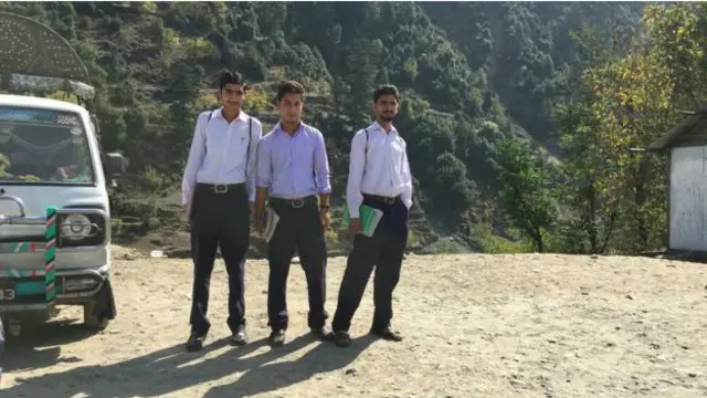 सन् २००३ को युद्धविराम यता कयौँ युवाहरु कलेजमा पढ्न थालेको र विद्रोहीहरु गाउँ छाडेर सैनिक शिविर नजिकै सरेको बताइन्छ