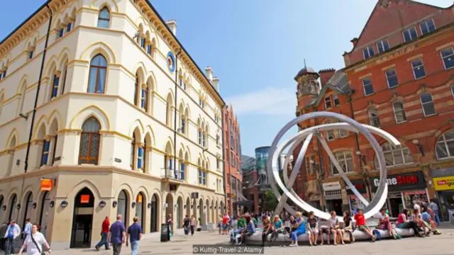 贝尔法斯特也许不大，但却有很多独特的街区（图片来源：Kuttig-Travel-2/Alamy）