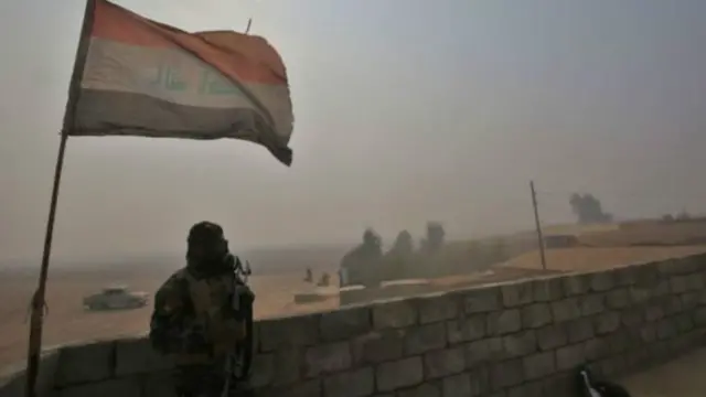 العملية التي تقودها قوات الأمن العراقية لاستعادة الموصل قد تستغرق أسابيع إن لم يكن شهورا
