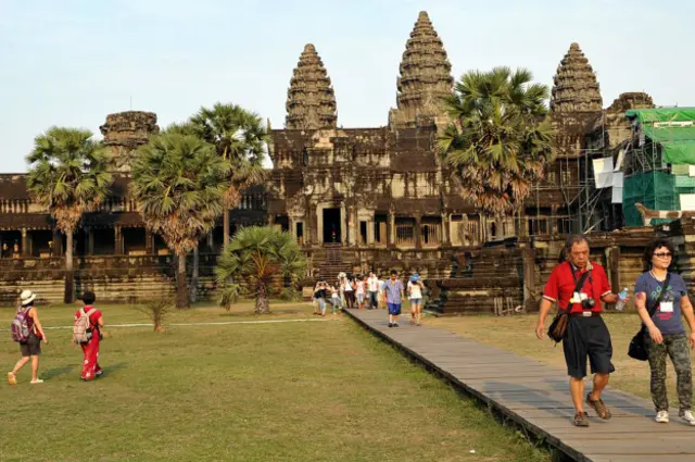  多数旅行者都会涌向暹粒省北部的吴哥窟，很多外籍职场人士则选择来到金边（图片来源：Getty Images）