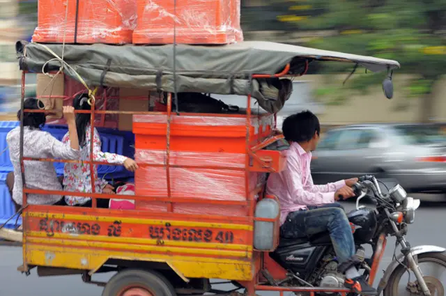 嘟嘟车是游览金边的一种便宜而快捷的方式（图片来源：Getty Images）