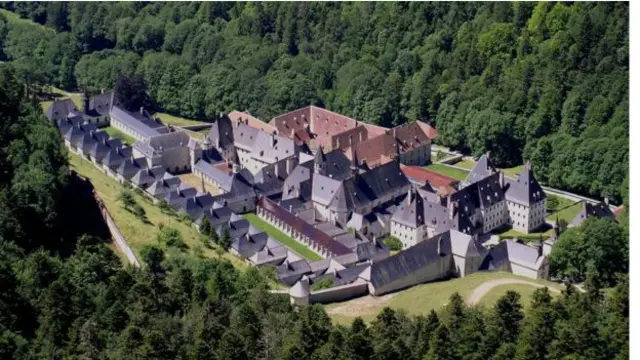 До 1860 р. шартрез виготовлявся безпосередньо в монастирі